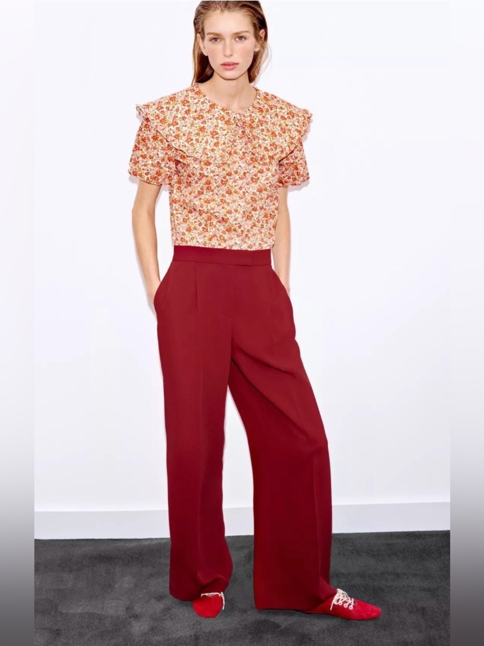 Zara NWT Burgundy High Waisted Wide Leg Tailored Trousers Gold Button Pockets